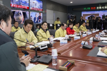 포항 지진피해현장 방문 대표이미지